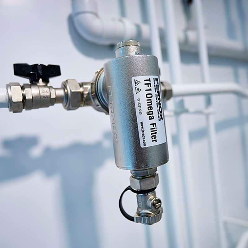 Fernox TF1 Omega — магнитен филтър